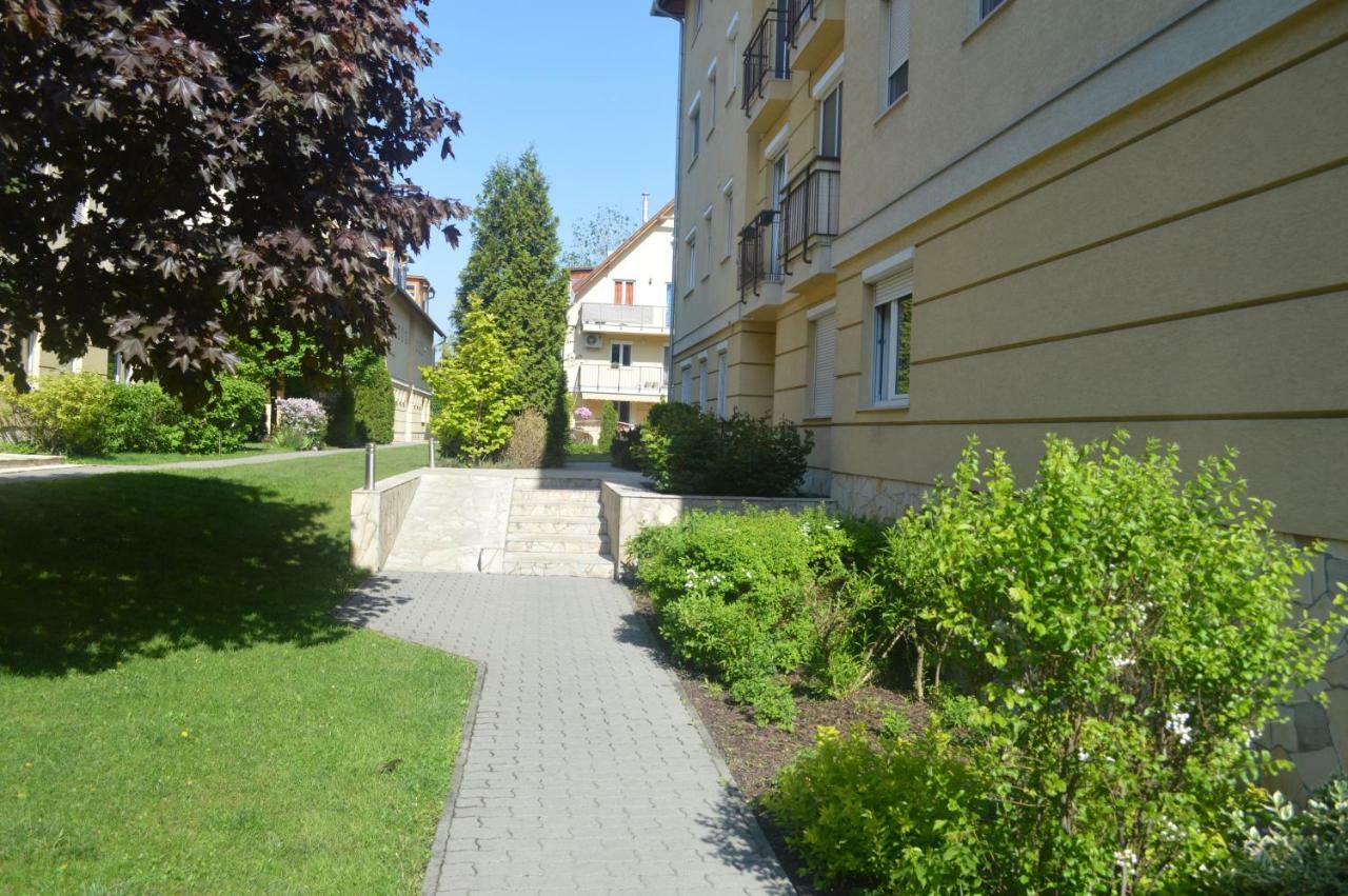 Telepes Apartman Budapeste Exterior foto